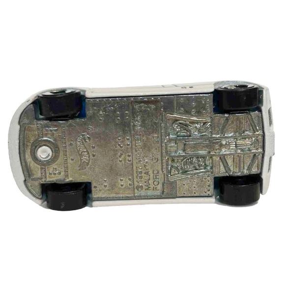 Vintage 1997 Hot Wheels White Ford GT-90 Diecast Model Toy Car Black Window 1:64 - Picture 7 of 12